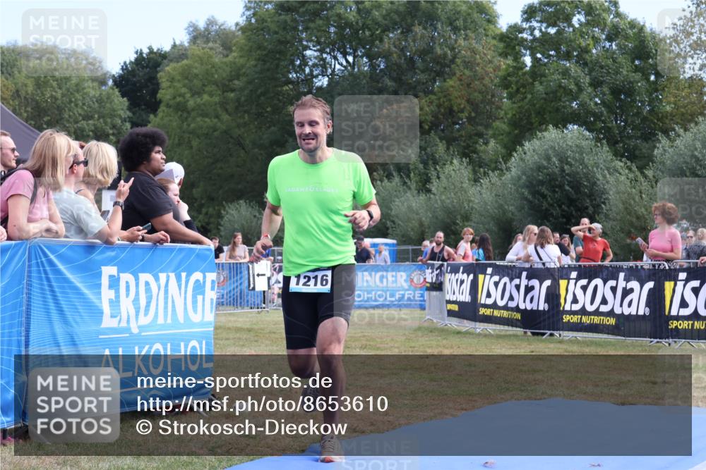 31.08.2025 - Elbe Triathlon Hamburg Strokosch-Dieckow http://msf.ph/oto/8653610 31.08.2025 11:27:00 Ziel 577, 613, 671, 961, 1216 meine-sportfotos.de