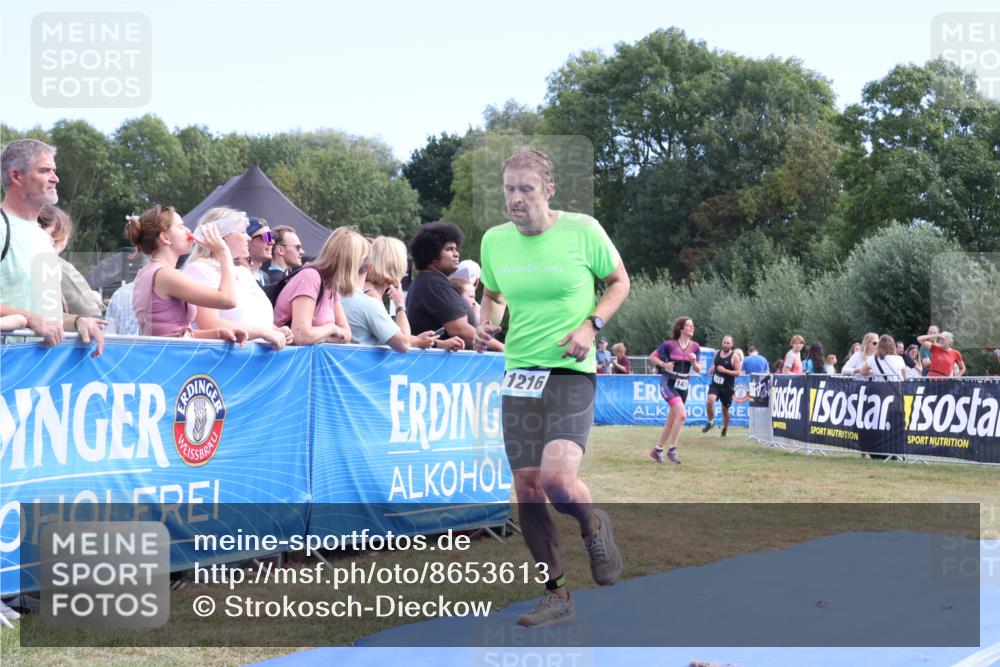 31.08.2025 - Elbe Triathlon Hamburg Strokosch-Dieckow http://msf.ph/oto/8653613 31.08.2025 11:27:00 Ziel 577, 613, 671, 961, 1216 meine-sportfotos.de