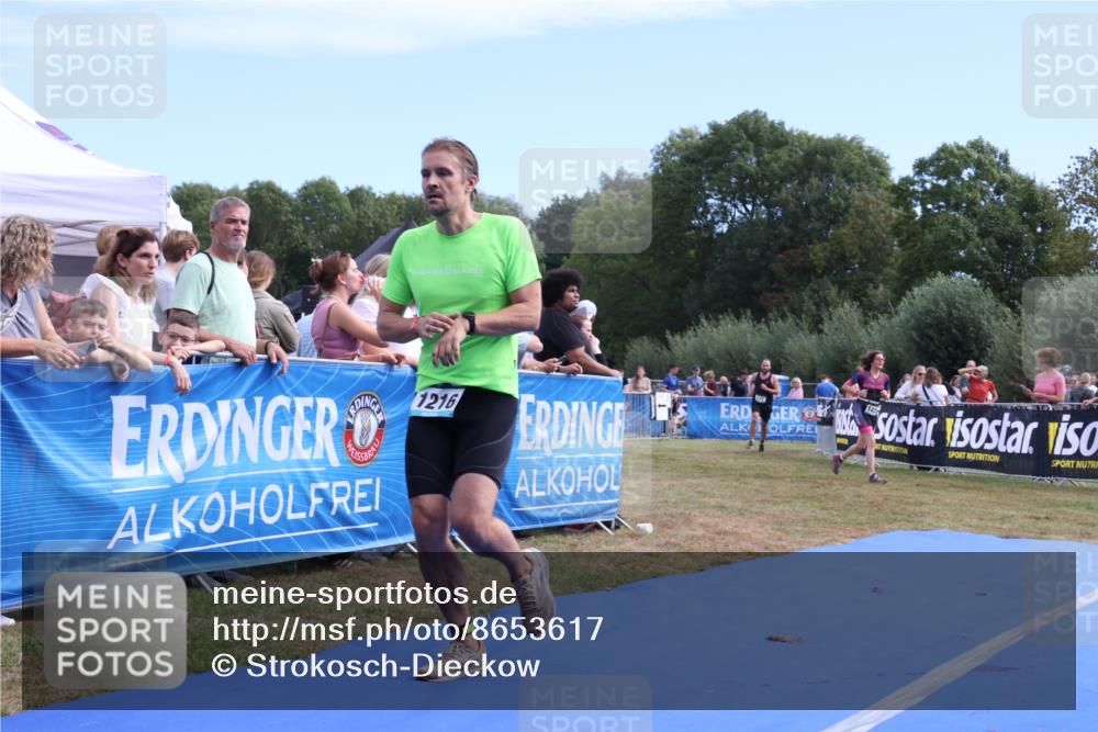 31.08.2025 - Elbe Triathlon Hamburg Strokosch-Dieckow http://msf.ph/oto/8653617 31.08.2025 11:27:01 Ziel 577, 613, 671, 961, 1216 meine-sportfotos.de