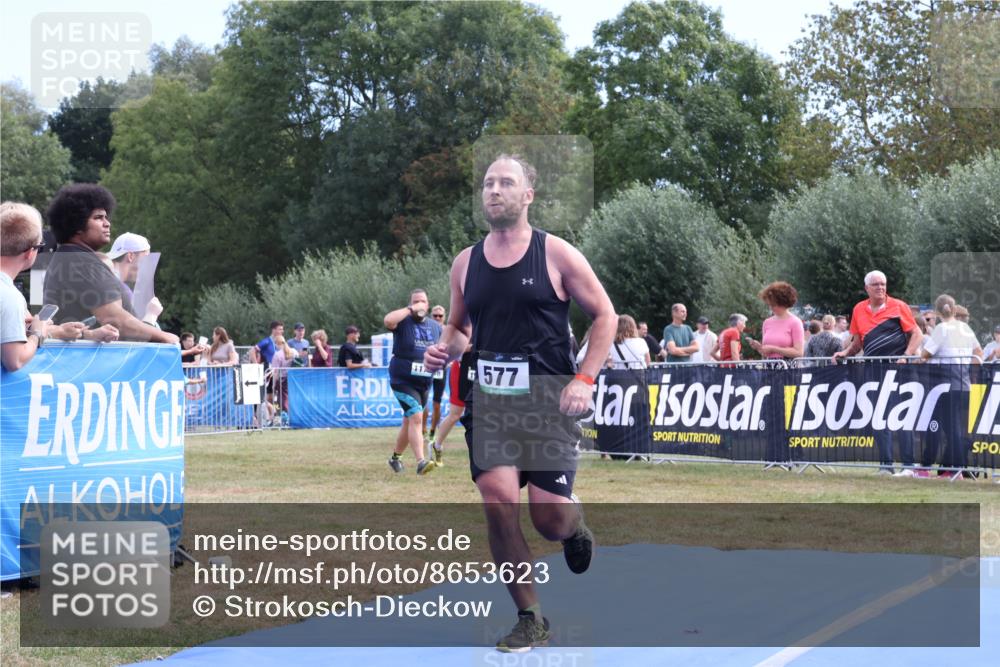 31.08.2025 - Elbe Triathlon Hamburg Strokosch-Dieckow http://msf.ph/oto/8653623 31.08.2025 11:27:08 Ziel 577, 710 meine-sportfotos.de