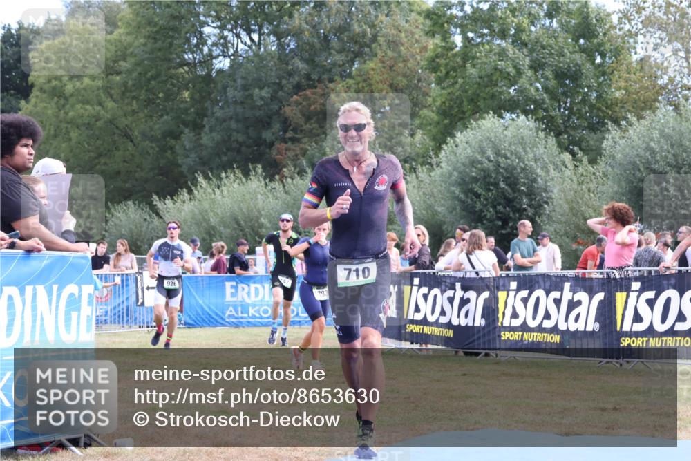 31.08.2025 - Elbe Triathlon Hamburg Strokosch-Dieckow http://msf.ph/oto/8653630 31.08.2025 11:27:15 Ziel 447, 710, 1096 meine-sportfotos.de