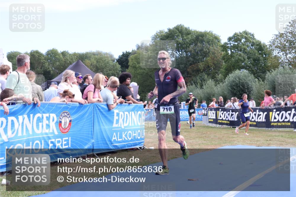 31.08.2025 - Elbe Triathlon Hamburg Strokosch-Dieckow http://msf.ph/oto/8653636 31.08.2025 11:27:16 Ziel 447, 682, 710, 1096 meine-sportfotos.de
