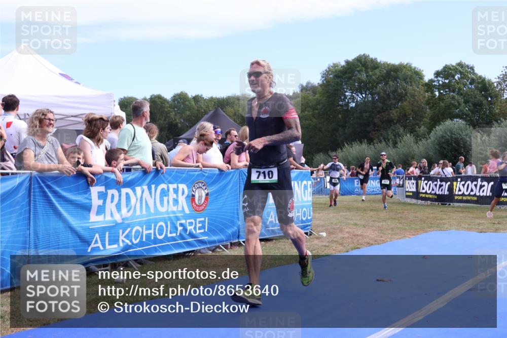 31.08.2025 - Elbe Triathlon Hamburg Strokosch-Dieckow http://msf.ph/oto/8653640 31.08.2025 11:27:16 Ziel 447, 682, 710, 1096 meine-sportfotos.de