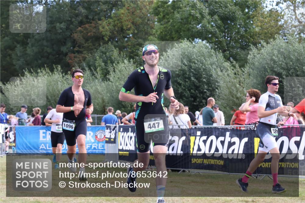31.08.2025 - Elbe Triathlon Hamburg Strokosch-Dieckow http://msf.ph/oto/8653642 31.08.2025 11:27:19 Ziel 447, 682, 710, 1096, 1143 meine-sportfotos.de