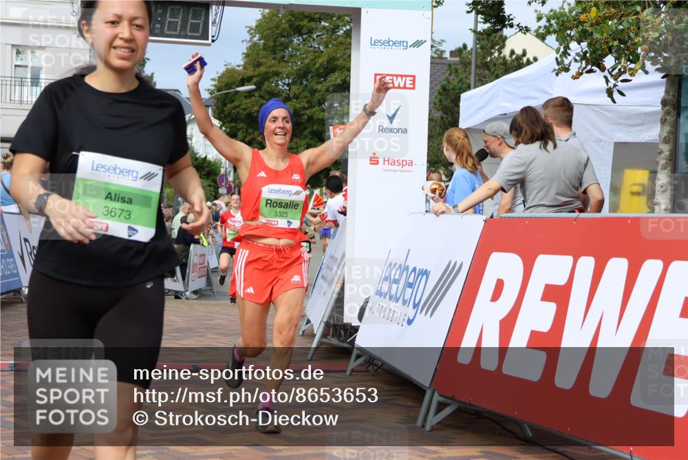 31.08.2025 - 21. Blankeneser Heldenlauf Strokosch-Dieckow http://msf.ph/oto/8653653 31.08.2025 11:07:24 Ziel 3001, 3368, 3367, 3530, 3323, 3516, 3355, 3673, 3075 meine-sportfotos.de