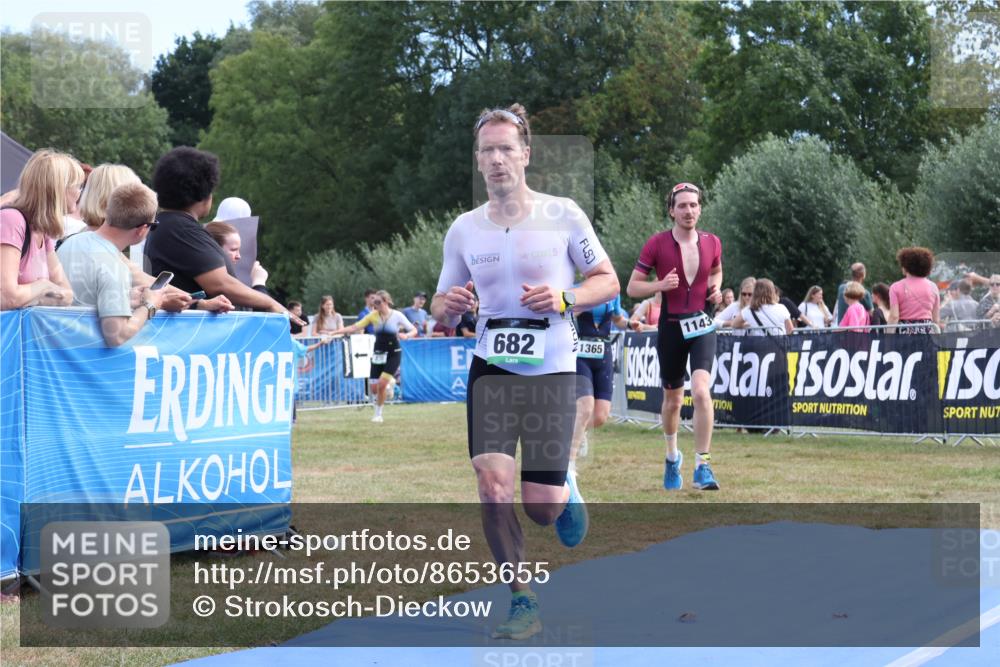 31.08.2025 - Elbe Triathlon Hamburg Strokosch-Dieckow http://msf.ph/oto/8653655 31.08.2025 11:27:25 Ziel 447, 682, 1096, 1143 meine-sportfotos.de