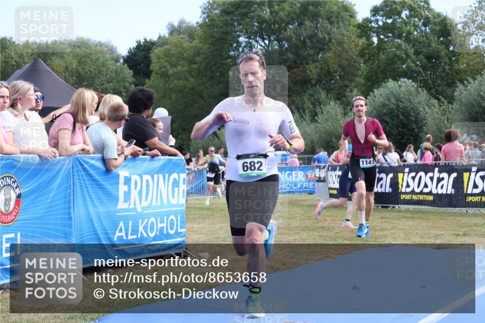 31.08.2025 - Elbe Triathlon Hamburg Strokosch-Dieckow http://msf.ph/oto/8653658 31.08.2025 11:27:25 Ziel 447, 682, 1096, 1143 meine-sportfotos.de