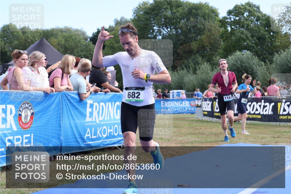 31.08.2025 - Elbe Triathlon Hamburg Strokosch-Dieckow http://msf.ph/oto/8653660 31.08.2025 11:27:25 Ziel 447, 682, 1096, 1143 meine-sportfotos.de