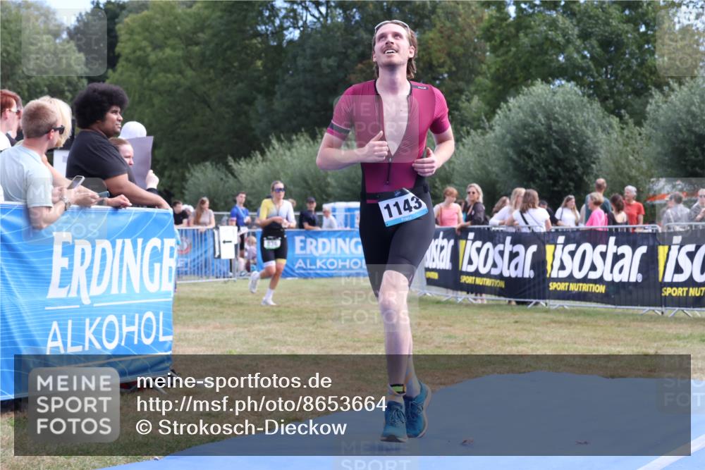 31.08.2025 - Elbe Triathlon Hamburg Strokosch-Dieckow http://msf.ph/oto/8653664 31.08.2025 11:27:27 Ziel 682, 1096, 1143 meine-sportfotos.de