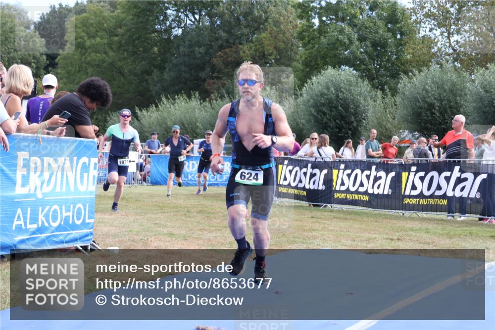 31.08.2025 - Elbe Triathlon Hamburg Strokosch-Dieckow http://msf.ph/oto/8653677 31.08.2025 11:27:52 Ziel 624, 833, 1038, 1074, 1258 meine-sportfotos.de