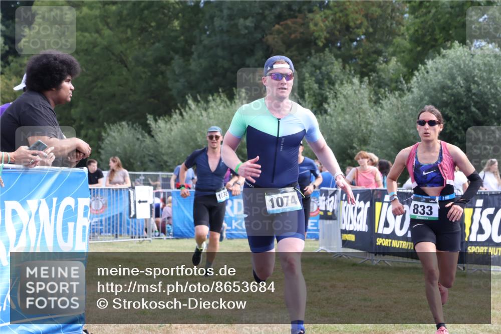 31.08.2025 - Elbe Triathlon Hamburg Strokosch-Dieckow http://msf.ph/oto/8653684 31.08.2025 11:27:54 Ziel 624, 833, 1038, 1074, 1258 meine-sportfotos.de