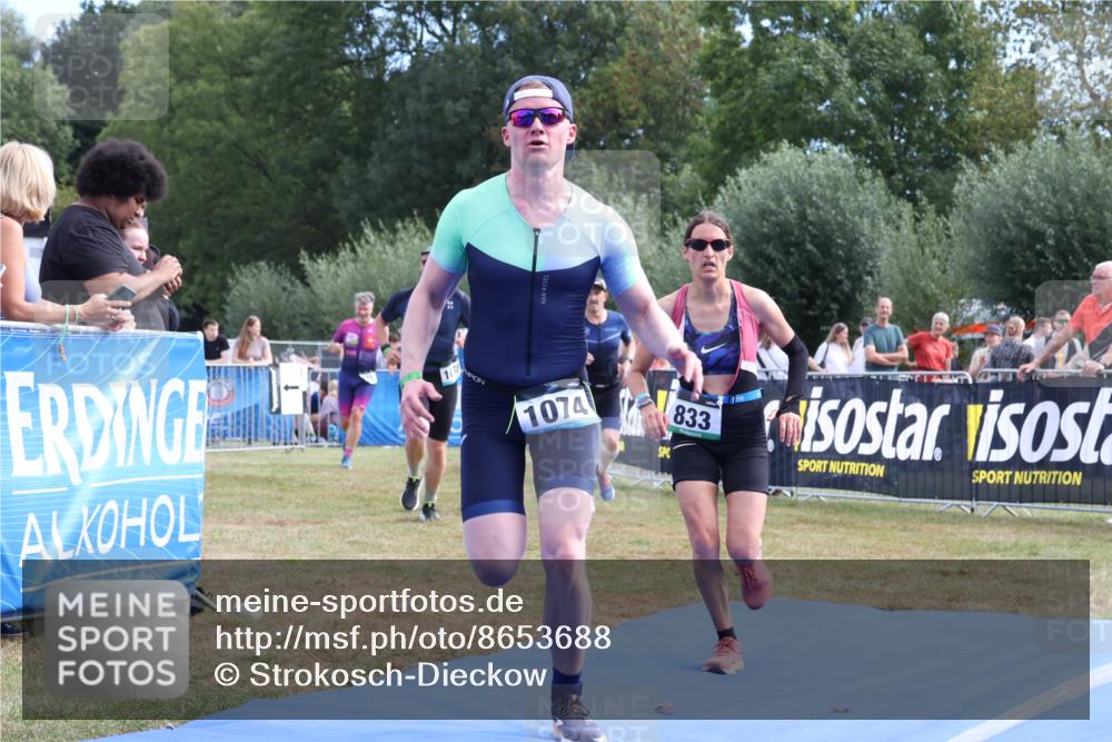 31.08.2025 - Elbe Triathlon Hamburg Strokosch-Dieckow http://msf.ph/oto/8653688 31.08.2025 11:27:55 Ziel 624, 720, 833, 1038, 1074, 1258 meine-sportfotos.de