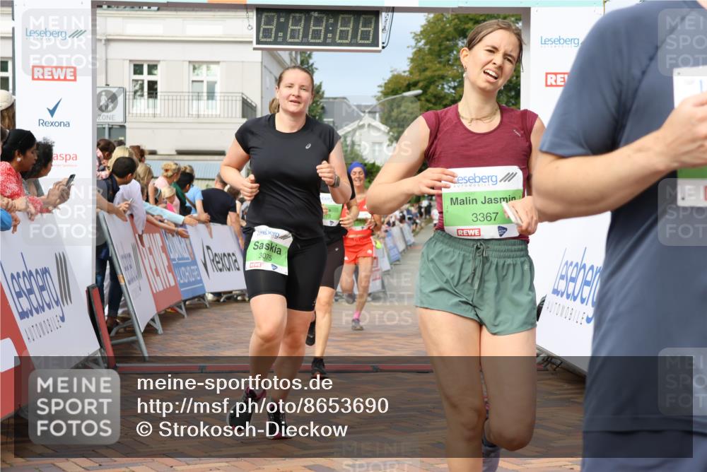 31.08.2025 - 21. Blankeneser Heldenlauf Strokosch-Dieckow http://msf.ph/oto/8653690 31.08.2025 11:07:22 Ziel 3001, 3368, 3367, 3530, 3323, 3516, 3355, 3673, 3075 meine-sportfotos.de