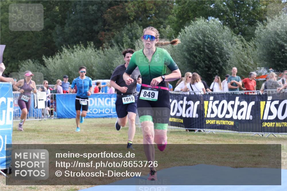 31.08.2025 - Elbe Triathlon Hamburg Strokosch-Dieckow http://msf.ph/oto/8653726 31.08.2025 11:28:07 Ziel 720, 849, 1015, 1265 meine-sportfotos.de