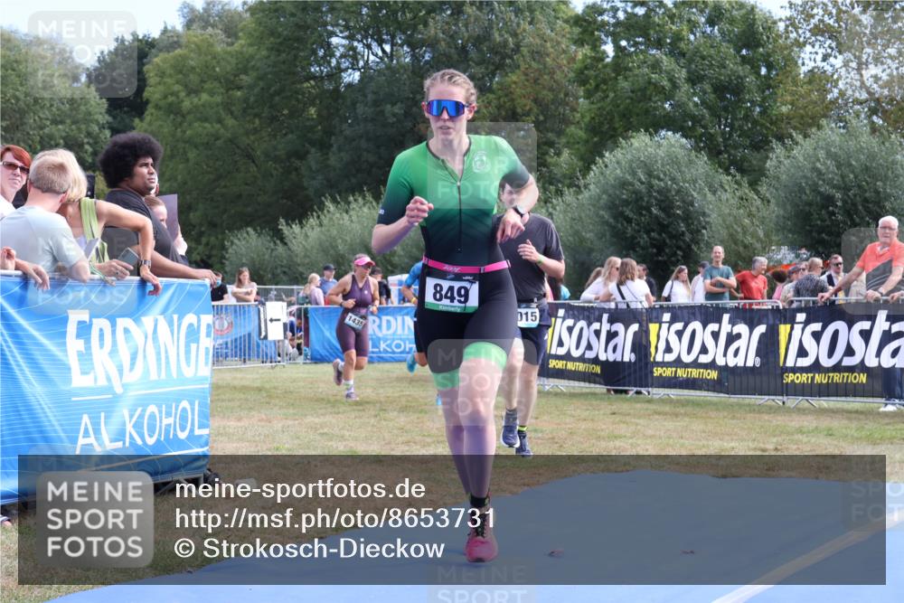 31.08.2025 - Elbe Triathlon Hamburg Strokosch-Dieckow http://msf.ph/oto/8653731 31.08.2025 11:28:08 Ziel 720, 849, 1015, 1265 meine-sportfotos.de