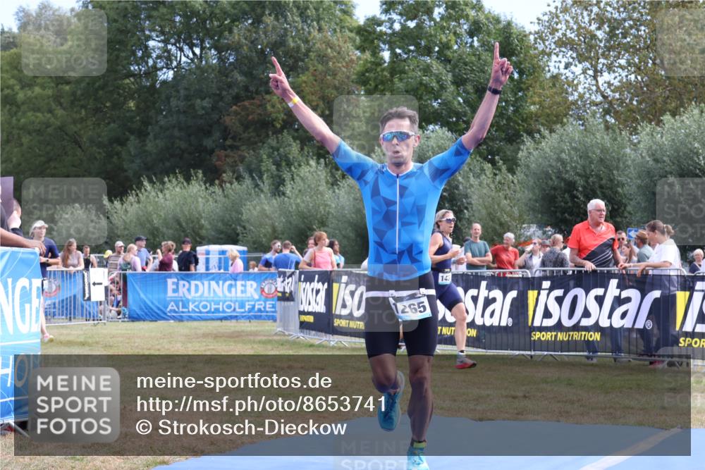 31.08.2025 - Elbe Triathlon Hamburg Strokosch-Dieckow http://msf.ph/oto/8653741 31.08.2025 11:28:11 Ziel 849, 1015, 1265 meine-sportfotos.de
