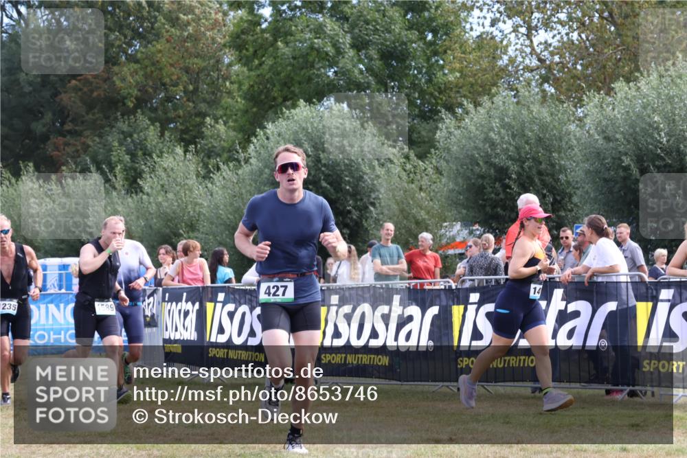 31.08.2025 - Elbe Triathlon Hamburg Strokosch-Dieckow http://msf.ph/oto/8653746 31.08.2025 11:28:19 Ziel 427, 713, 1220, 1235 meine-sportfotos.de