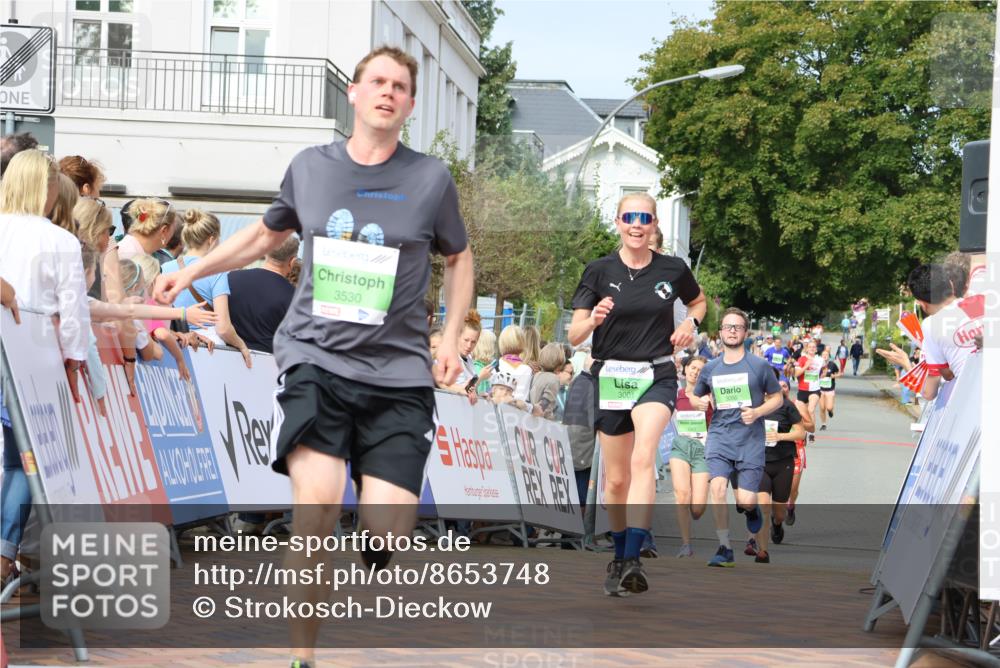 31.08.2025 - 21. Blankeneser Heldenlauf Strokosch-Dieckow http://msf.ph/oto/8653748 31.08.2025 11:07:16 Ziel 3091, 3001, 3368, 3367, 3696, 3530, 3355 meine-sportfotos.de