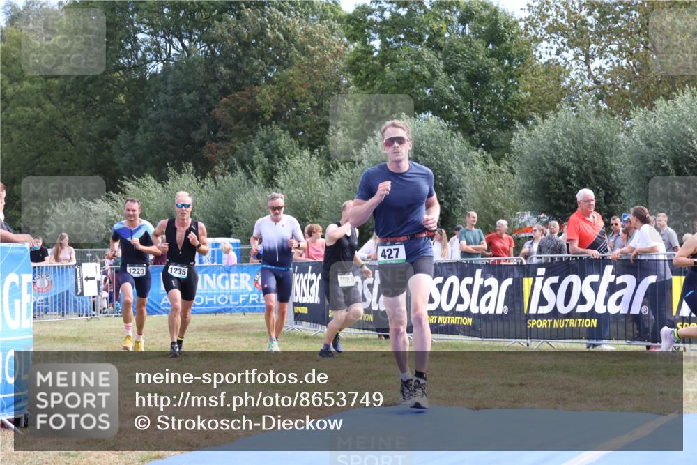 31.08.2025 - Elbe Triathlon Hamburg Strokosch-Dieckow http://msf.ph/oto/8653749 31.08.2025 11:28:20 Ziel 427, 713, 1220, 1235 meine-sportfotos.de