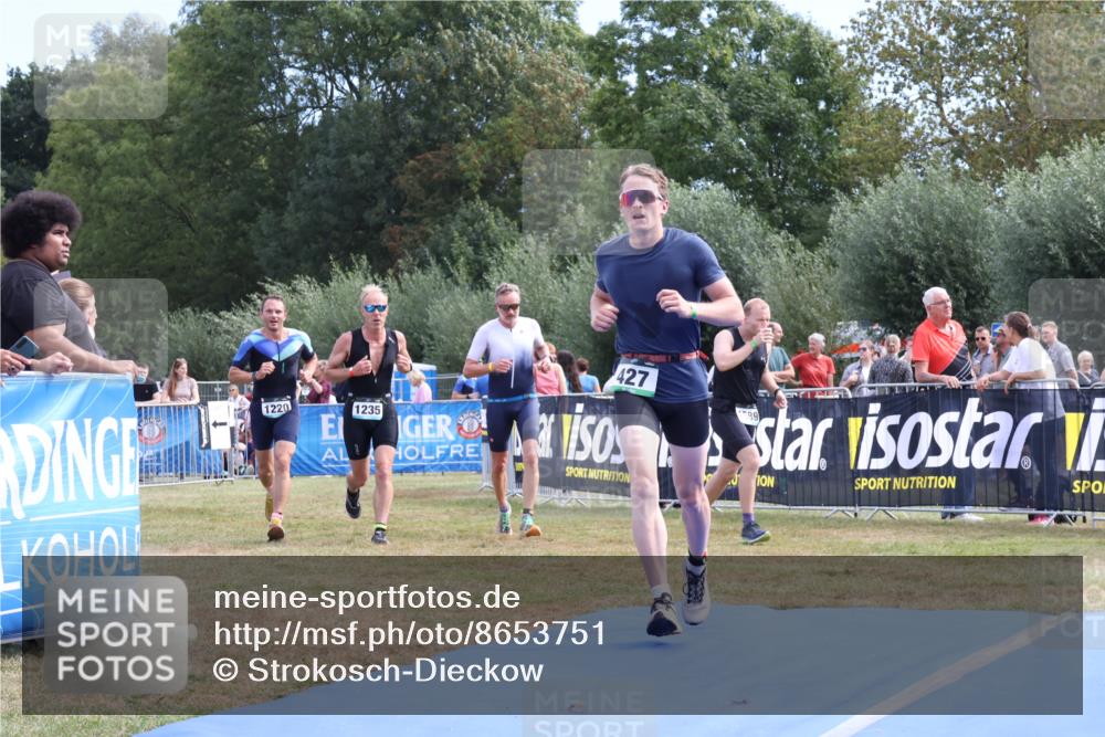 31.08.2025 - Elbe Triathlon Hamburg Strokosch-Dieckow http://msf.ph/oto/8653751 31.08.2025 11:28:20 Ziel 427, 713, 1220, 1235 meine-sportfotos.de