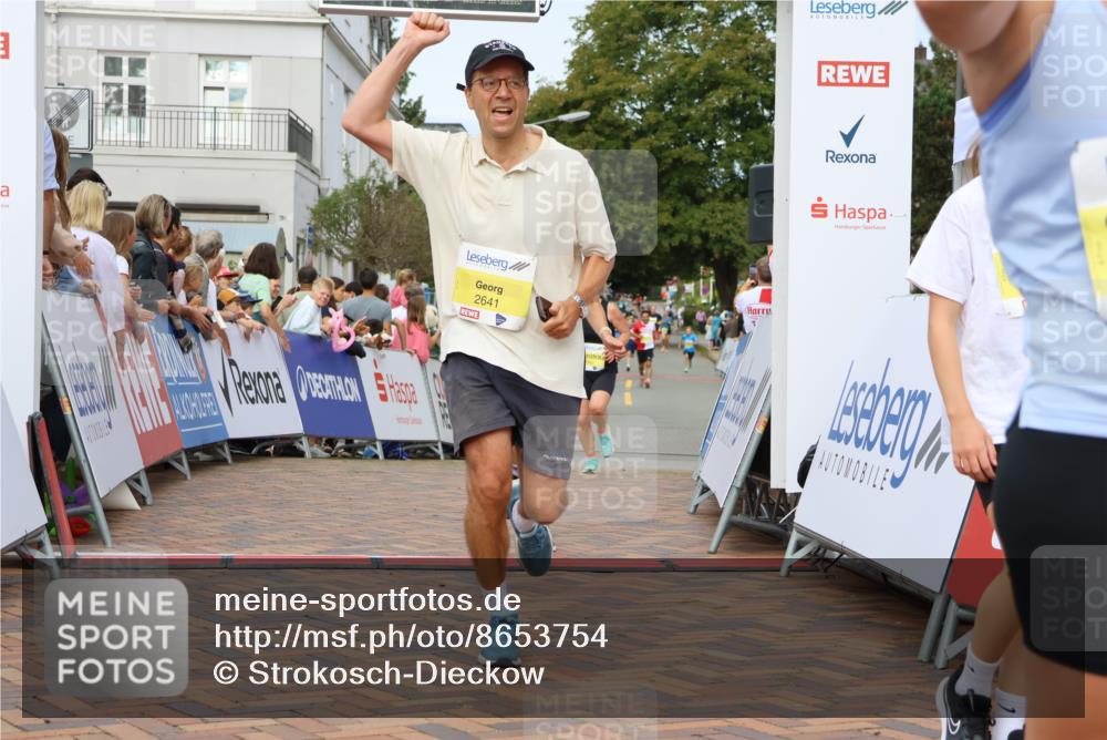 31.08.2025 - 21. Blankeneser Heldenlauf Strokosch-Dieckow http://msf.ph/oto/8653754 31.08.2025 10:25:13 Ziel 2641, 2357, 2717, 2285, 2286, 2331, 2053, 2359, 2661, 2383 meine-sportfotos.de
