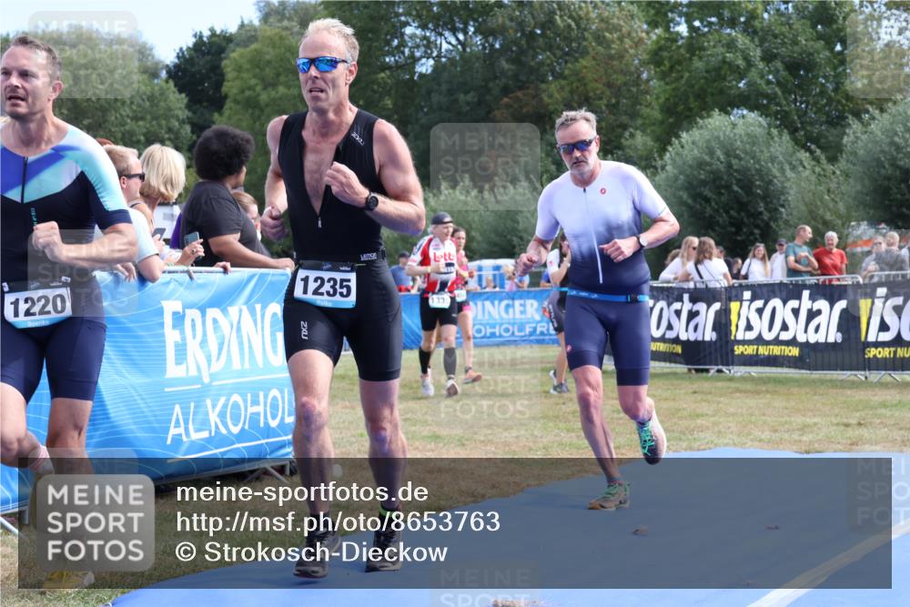 31.08.2025 - Elbe Triathlon Hamburg Strokosch-Dieckow http://msf.ph/oto/8653763 31.08.2025 11:28:24 Ziel 427, 713, 1220, 1235 meine-sportfotos.de