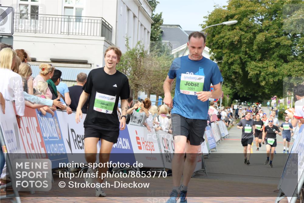 31.08.2025 - 21. Blankeneser Heldenlauf Strokosch-Dieckow http://msf.ph/oto/8653770 31.08.2025 11:07:10 Ziel 3091, 3404, 3696 meine-sportfotos.de