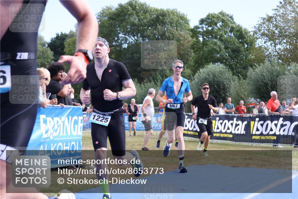 31.08.2025 - Elbe Triathlon Hamburg Strokosch-Dieckow http://msf.ph/oto/8653773 31.08.2025 11:28:37 Ziel 466, 500, 667, 743, 1136, 1225 meine-sportfotos.de