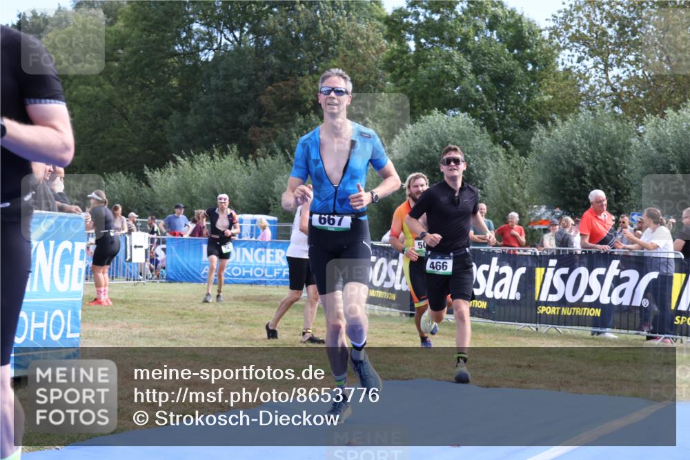 31.08.2025 - Elbe Triathlon Hamburg Strokosch-Dieckow http://msf.ph/oto/8653776 31.08.2025 11:28:37 Ziel 466, 500, 667, 743, 1136, 1225 meine-sportfotos.de