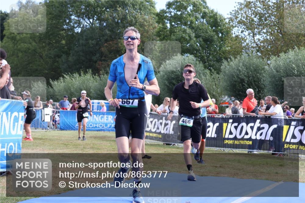 31.08.2025 - Elbe Triathlon Hamburg Strokosch-Dieckow http://msf.ph/oto/8653777 31.08.2025 11:28:38 Ziel 466, 500, 667, 743, 1136, 1225 meine-sportfotos.de