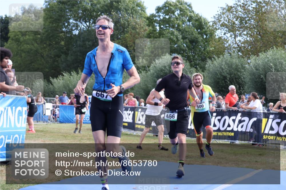 31.08.2025 - Elbe Triathlon Hamburg Strokosch-Dieckow http://msf.ph/oto/8653780 31.08.2025 11:28:38 Ziel 466, 500, 667, 743, 1136, 1225 meine-sportfotos.de