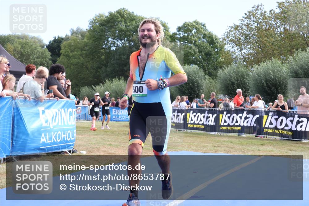 31.08.2025 - Elbe Triathlon Hamburg Strokosch-Dieckow http://msf.ph/oto/8653787 31.08.2025 11:28:40 Ziel 466, 500, 667, 692, 735, 743, 1136, 1225 meine-sportfotos.de
