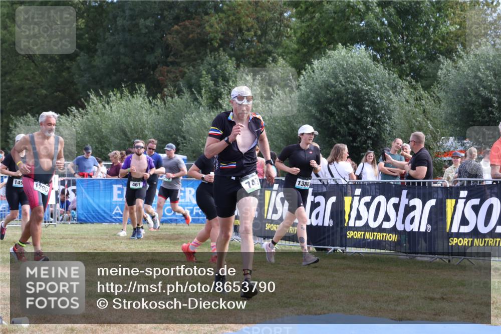 31.08.2025 - Elbe Triathlon Hamburg Strokosch-Dieckow http://msf.ph/oto/8653790 31.08.2025 11:28:42 Ziel 461, 466, 500, 667, 692, 735, 743, 1190, 1225 meine-sportfotos.de