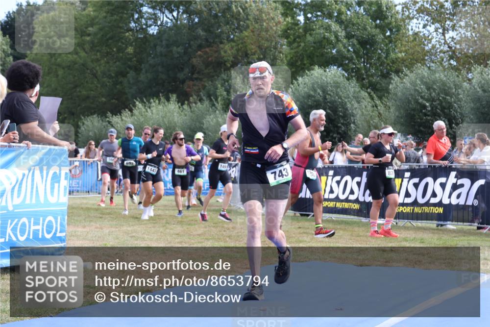 31.08.2025 - Elbe Triathlon Hamburg Strokosch-Dieckow http://msf.ph/oto/8653794 31.08.2025 11:28:44 Ziel 461, 466, 500, 566, 692, 735, 743, 881, 1128, 1190, 1315 meine-sportfotos.de