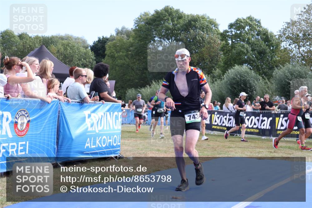 31.08.2025 - Elbe Triathlon Hamburg Strokosch-Dieckow http://msf.ph/oto/8653798 31.08.2025 11:28:45 Ziel 461, 500, 566, 692, 735, 743, 881, 1128, 1190, 1315 meine-sportfotos.de
