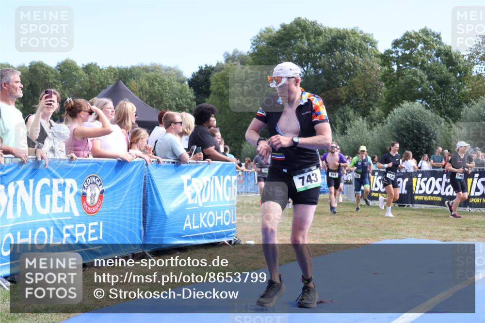 31.08.2025 - Elbe Triathlon Hamburg Strokosch-Dieckow http://msf.ph/oto/8653799 31.08.2025 11:28:45 Ziel 461, 500, 566, 692, 735, 743, 881, 1128, 1190, 1315 meine-sportfotos.de