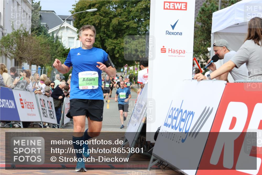 31.08.2025 - 21. Blankeneser Heldenlauf Strokosch-Dieckow http://msf.ph/oto/8653801 31.08.2025 11:07:06 Ziel 3091, 3322, 3404 meine-sportfotos.de