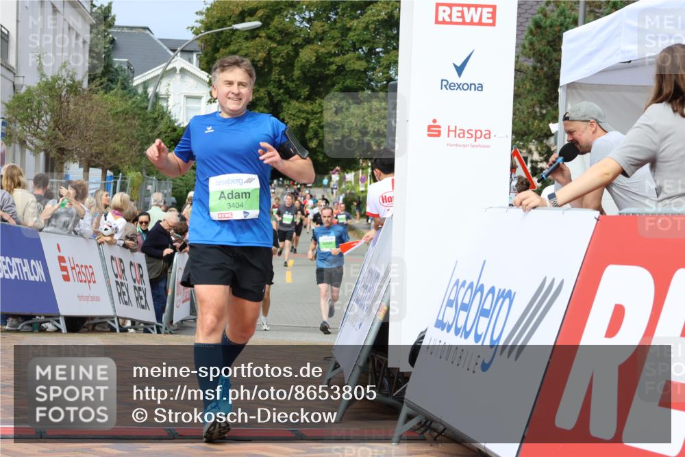 31.08.2025 - 21. Blankeneser Heldenlauf Strokosch-Dieckow http://msf.ph/oto/8653805 31.08.2025 11:07:06 Ziel 3091, 3322, 3404 meine-sportfotos.de