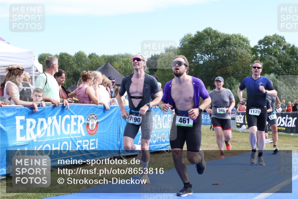 31.08.2025 - Elbe Triathlon Hamburg Strokosch-Dieckow http://msf.ph/oto/8653816 31.08.2025 11:28:51 Ziel 461, 566, 635, 692, 735, 743, 881, 1128, 1190, 1315 meine-sportfotos.de