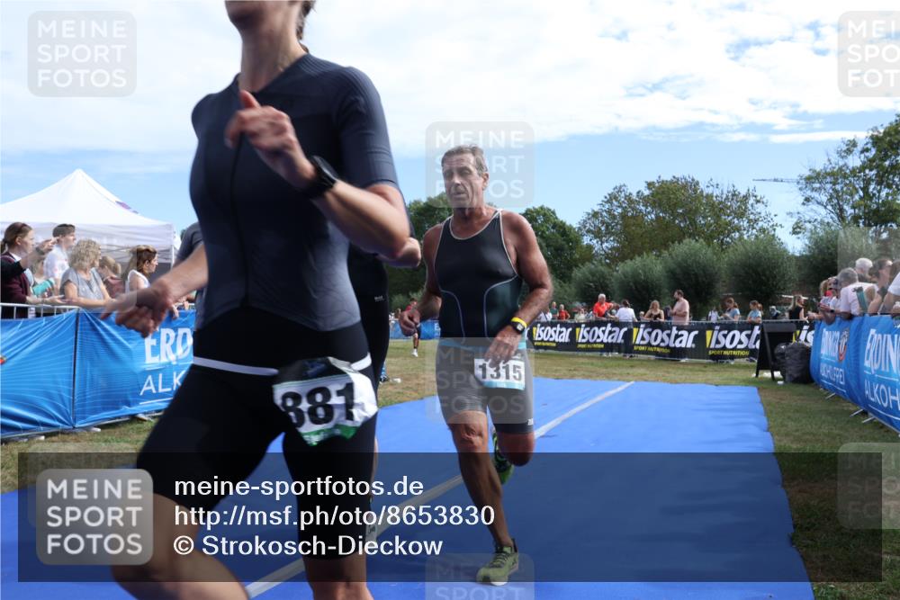 31.08.2025 - Elbe Triathlon Hamburg Strokosch-Dieckow http://msf.ph/oto/8653830 31.08.2025 11:28:53 Ziel 461, 566, 635, 692, 735, 881, 1128, 1190, 1315 meine-sportfotos.de