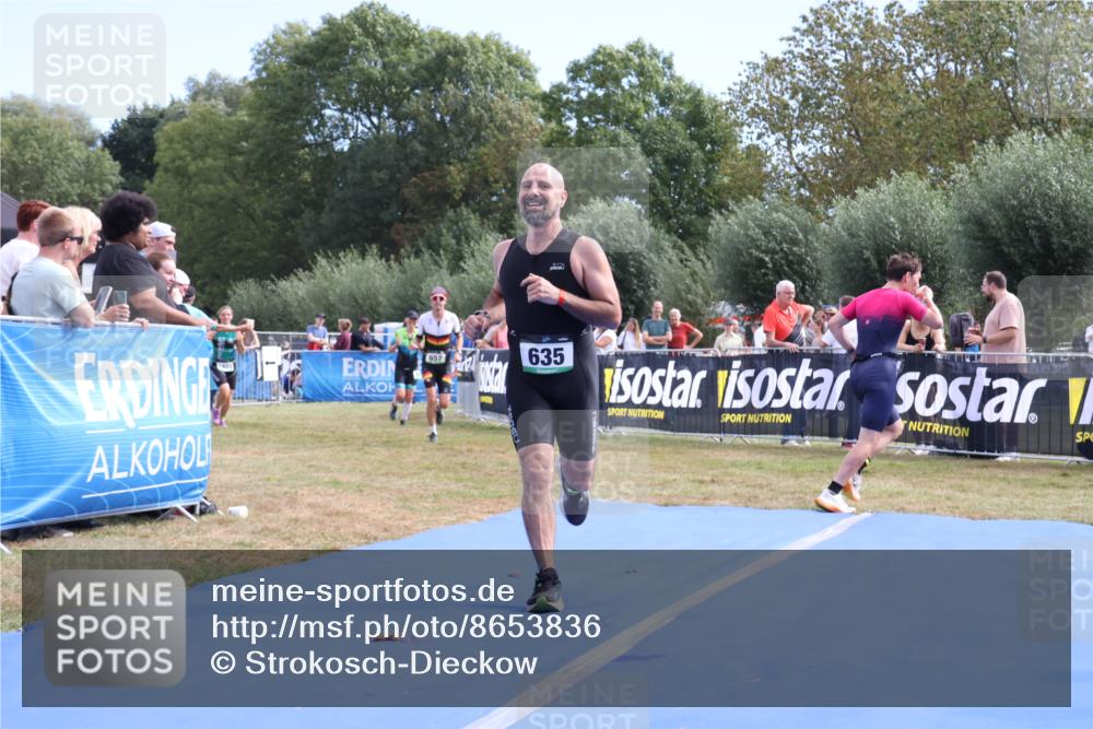 31.08.2025 - Elbe Triathlon Hamburg Strokosch-Dieckow http://msf.ph/oto/8653836 31.08.2025 11:28:57 Ziel 566, 635, 657, 805, 881, 1128, 1315 meine-sportfotos.de