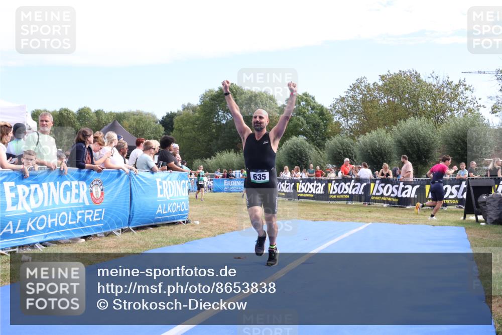 31.08.2025 - Elbe Triathlon Hamburg Strokosch-Dieckow http://msf.ph/oto/8653838 31.08.2025 11:28:57 Ziel 566, 635, 657, 805, 881, 1128, 1315 meine-sportfotos.de