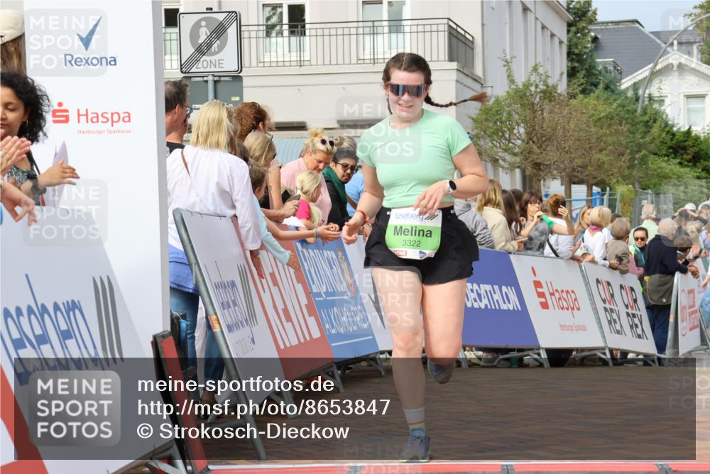 31.08.2025 - 21. Blankeneser Heldenlauf Strokosch-Dieckow http://msf.ph/oto/8653847 31.08.2025 11:07:01 Ziel 3377, 3322, 3404 meine-sportfotos.de