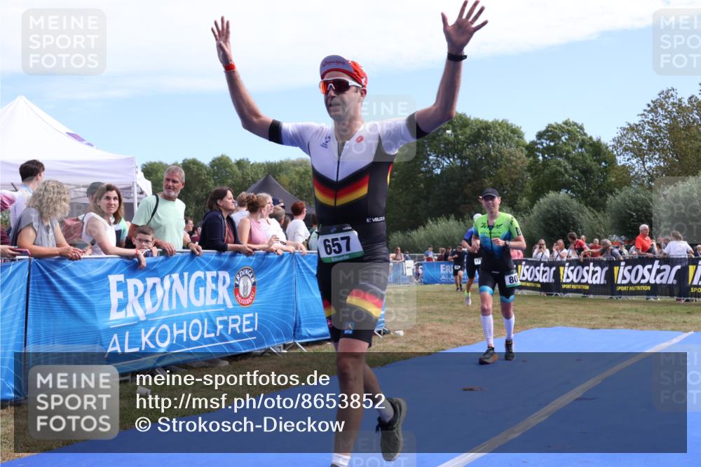 31.08.2025 - Elbe Triathlon Hamburg Strokosch-Dieckow http://msf.ph/oto/8653852 31.08.2025 11:29:03 Ziel 635, 657, 805, 958, 1238 meine-sportfotos.de