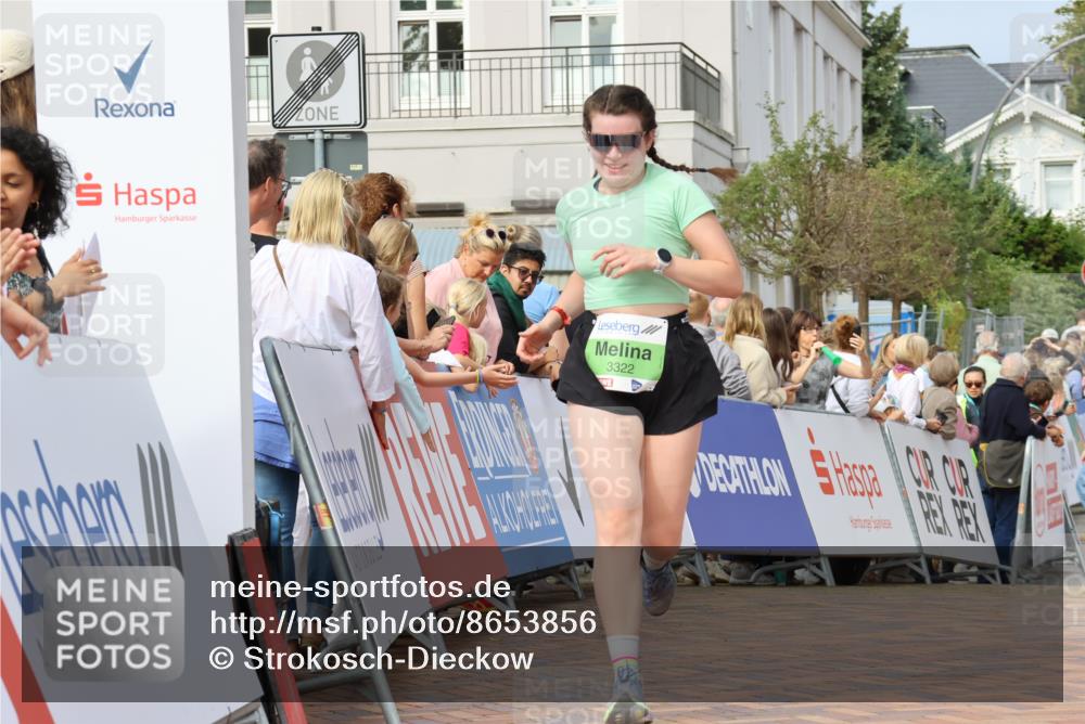 31.08.2025 - 21. Blankeneser Heldenlauf Strokosch-Dieckow http://msf.ph/oto/8653856 31.08.2025 11:07:01 Ziel 3377, 3322, 3404 meine-sportfotos.de