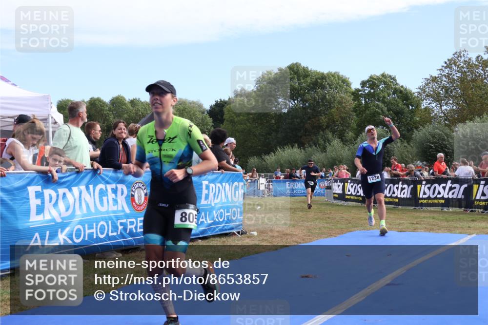 31.08.2025 - Elbe Triathlon Hamburg Strokosch-Dieckow http://msf.ph/oto/8653857 31.08.2025 11:29:05 Ziel 657, 805, 958, 1238 meine-sportfotos.de