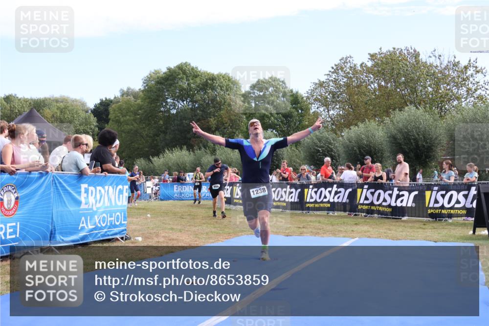 31.08.2025 - Elbe Triathlon Hamburg Strokosch-Dieckow http://msf.ph/oto/8653859 31.08.2025 11:29:06 Ziel 657, 805, 958, 1238 meine-sportfotos.de