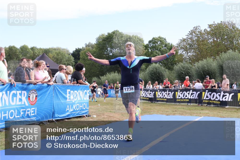 31.08.2025 - Elbe Triathlon Hamburg Strokosch-Dieckow http://msf.ph/oto/8653863 31.08.2025 11:29:06 Ziel 657, 805, 958, 1238 meine-sportfotos.de
