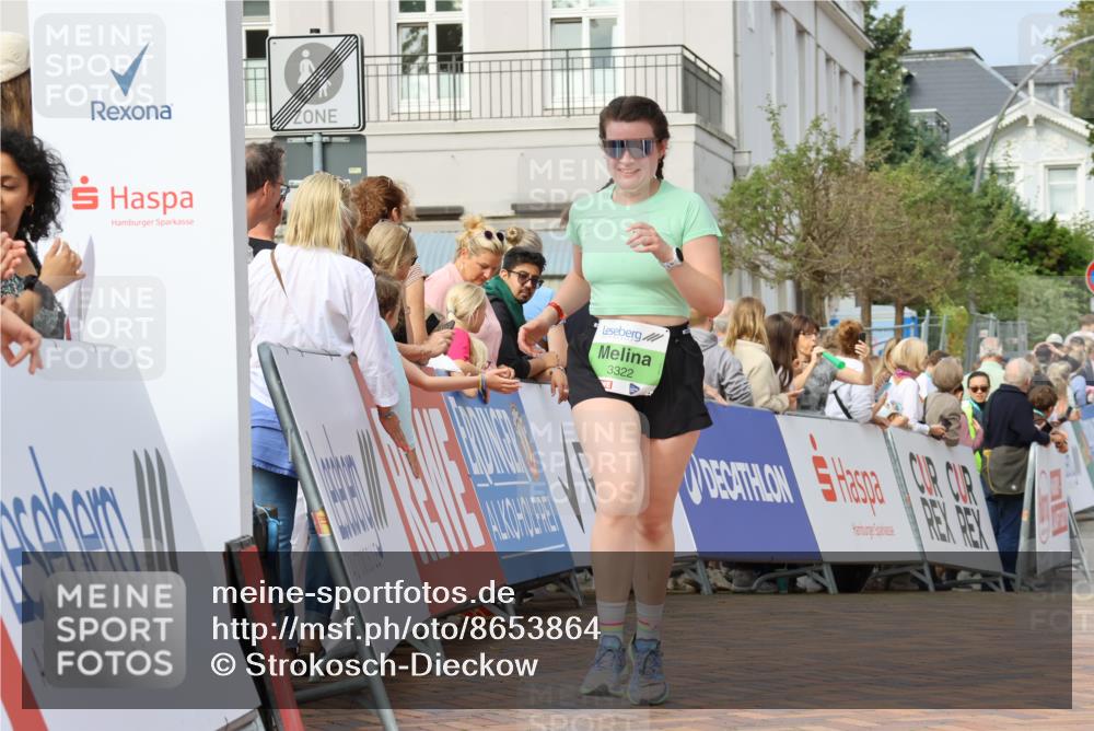 31.08.2025 - 21. Blankeneser Heldenlauf Strokosch-Dieckow http://msf.ph/oto/8653864 31.08.2025 11:07:01 Ziel 3377, 3322, 3404 meine-sportfotos.de