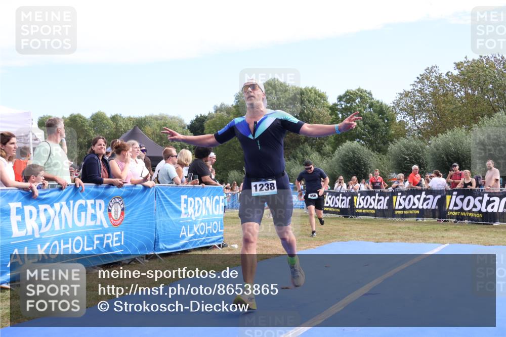 31.08.2025 - Elbe Triathlon Hamburg Strokosch-Dieckow http://msf.ph/oto/8653865 31.08.2025 11:29:07 Ziel 536, 657, 805, 958, 1238 meine-sportfotos.de